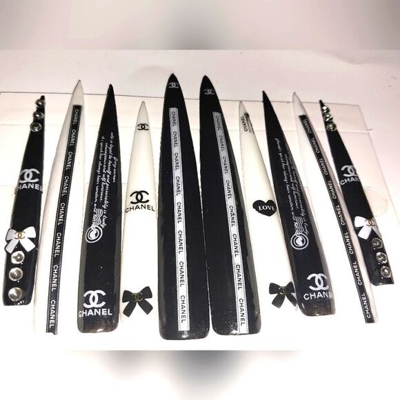 Hand crafted custom 10pc xxxl acrylic press on nails - Picture 6 of 6